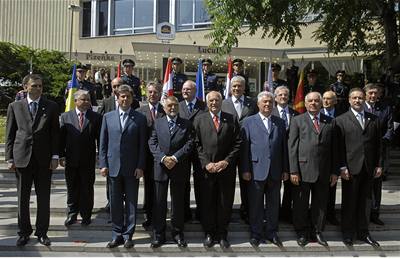 Evroptí prezidenti na summitu v Brn