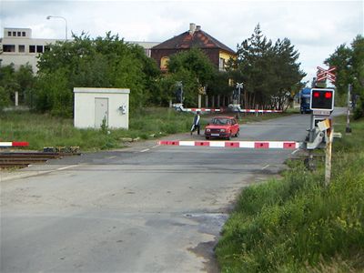 Provoz kadého kíení silnice se eleznicí znamená znané náklady.