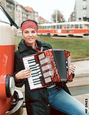 Radůza na „salonní“ desce odložila akordeon - iDNES.cz