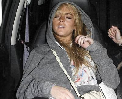 Lindsay Lohanová se v sobotu i v pondlí zpila pod obraz