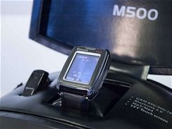 SMS M500 - GSM mobil v hodinkch