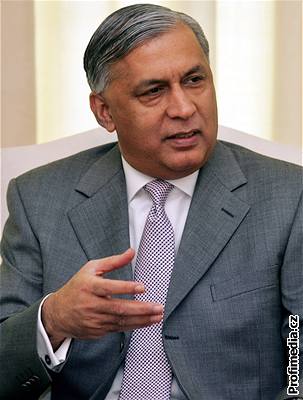 Pákistánský premiér aukat Azíz