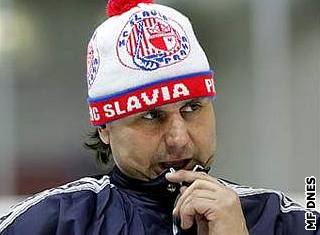 Vladimír Rika na tréninku hokejist Slavie.