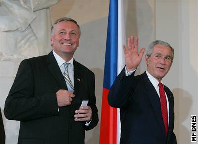 Topolánek a Bush spolu naposledy mluvili na zaátku ervna v Praze.