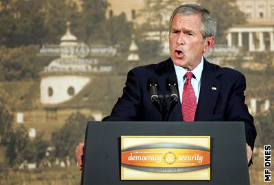 George Bush bhem projevu v ernínském paláci