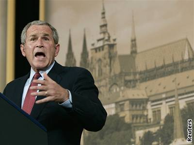 George Bush bhem projevu v ernínském paláci