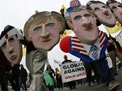 Protest v nmeckém mst Rostock proti summitu G8 (2.6.2007)