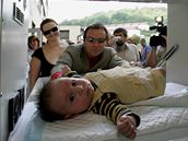Saudek dává syna do babyboxu - Fotograf Jan Saudek, který k novému babyboxu...