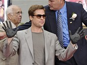 Brad Pitt na Chodníku slávy v Los Angeles 
