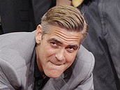 George Clooney na Chodníku slávy v Los Angeles - premiéra filmu Dannyho par�áci...