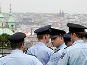 Policie steí Hradany.