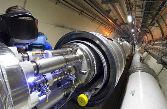 Část Velkého hadronového urychlovače LHC