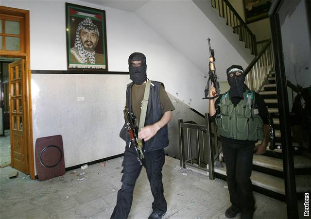 Abbásovo keslo me poslouit i ozbrojencm Hamasu