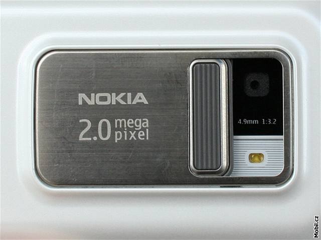 Nokia 6110 Navigator iv v ulicích Prahy