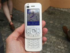 Nokia 6110 Navigator iv v ulicch Prahy