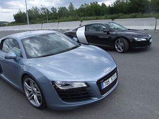 Audi R8 na dlnici D47