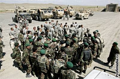 Poláci bojují v Afghánistánu proti Talibanu a Al-Kajd. Nyní i mezi sebou. Ilustraní foto