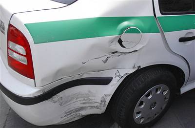 Nabourané auto pardubických policist