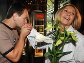 Tereza Pergnerová a Vlasta Korec v baru Mirage na oslav moderátoriných narozenin