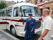 MFFKV - píjezd autobusu na poest filmu Florenc 13:30