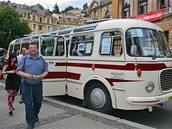 MFFKV - píjezd autobusu na poest filmu Florenc 13:30