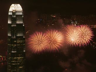Oslavy deseti let nvratu Hongkongu pod nskou sprvu