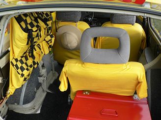 Trabant 601 vyr�� po Hedv�bn� stezce