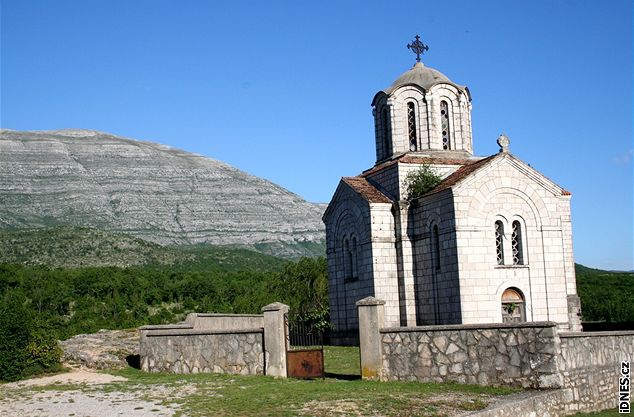 Chorvatsko: hlavní pramen krasové eky Cetiny