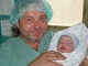 pyn otec Michal Pavlek se synem Matyem, kter se narodil ve tvrtek 5. ervence v devt hodin rno