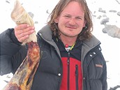 Josef Luká, který se na lyích projel po svahu K2, platí za benjamínka a také bavie výpravy.
