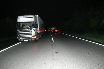 Na silnici v Ostrav srazil kamion dva chodce