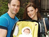 Andrea Vereová s malou Vanessou a manelem Danielem Volopichem v pátek opustila porodnici