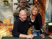 Ivan Ha�ek s man�elkou Kate�inou tráví léto nejrad�ji na terase.