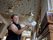Nyní kavárnu smý�í úklidové �ety, od 1. srpna tu u� mo�ná budou vzduchem létat koblihy.