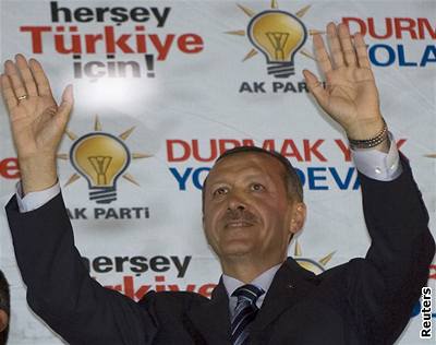 Recep Erdogan chce parlamentní svolení k útoku v Kurdistánu