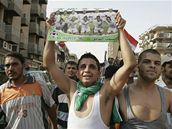 Irátí fanouci slaví vítzství ve fotbale nad Jiní Koreou.