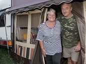 Posledních deset let bydlí man�elé Vurmovi p�es léto v karavanu