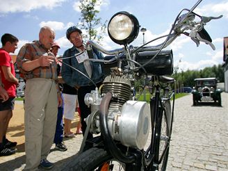 Karlovarsk Vetern rallye -  Dmsk motokolo Herkules Motor Rex (1944)