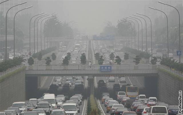 Peking ped Olympijskými hrami suuje smog