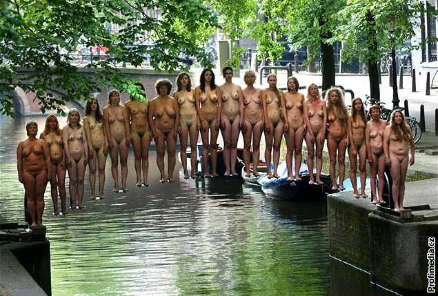 Amerian Spencer Tunick se proslavil focením nahá po celém svt.