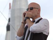 Bruce Willis hraje blues na kosmodromu
