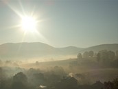 Poasí pítího týdne budou provázet ranní mlhy, bhem den je vystídá slunce. Ilustraní foto