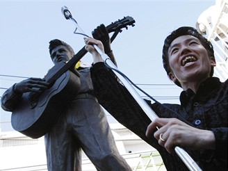 Tokijsk memoril na pamtku Elvise Presleyho
