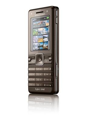 Sony Ericsson K770i nás pekvapil zejména velmi kvaliní konstrukcí a výkonným fotoaparátem Cyber-shot