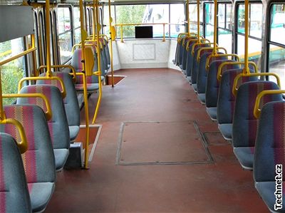 Sedaky v tramvaji (Ilustraní foto)