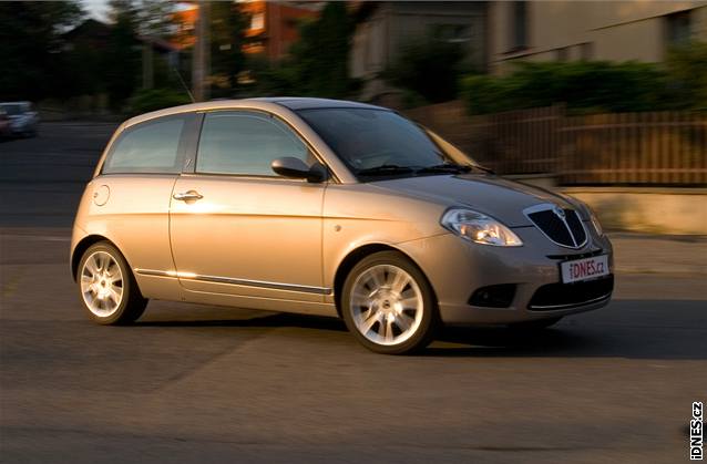 Lancia Ypsilon