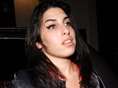 Amy Winehouse v roce 2005, kdy mla jet normální váhu