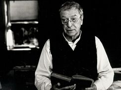 Pravidla motrny (Michael Caine)