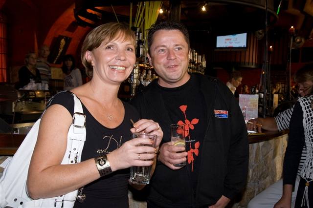 Petr Muk a Hanka Kousalová na tiskovce k festivalu Novomstský hrnec smíchu 2007 