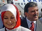 Abdullah Gül s manelkou Hayrünnisou